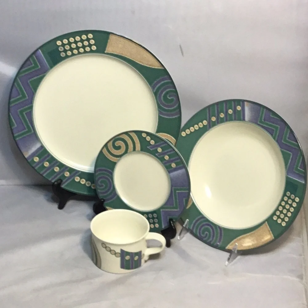 MIKASA‎ INTAGLIO LIFE STYLE BY JOHN BERGEN 5 PIECE SETTING DINNER FOR 1